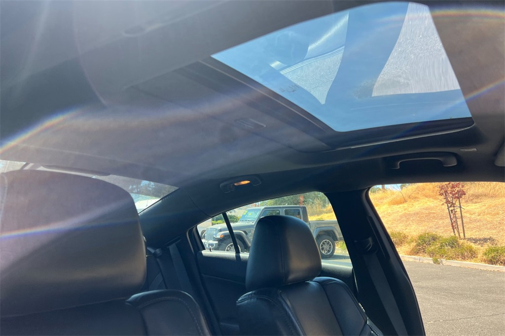 2022 Dodge Charger SXT photo 18