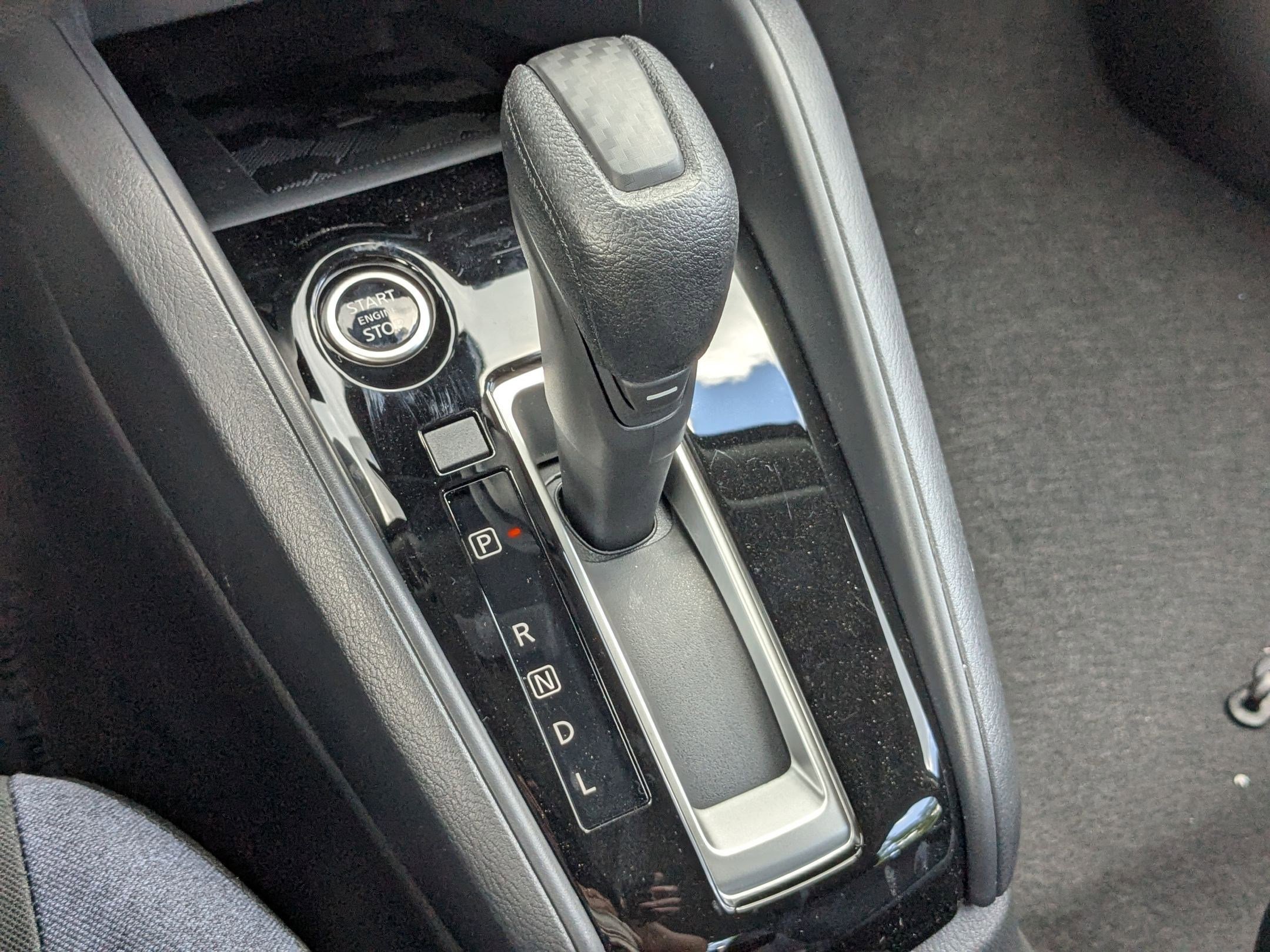 2025 Nissan Versa SV photo 15