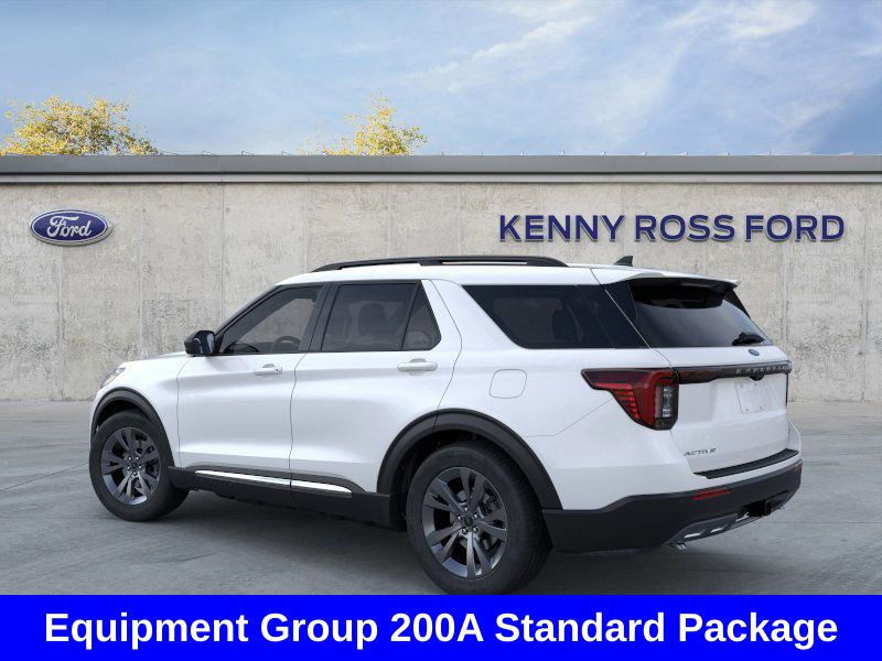 2025 Ford Explorer photo 4