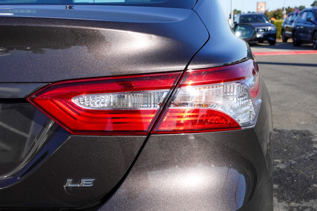 2019 Toyota Camry L photo 6