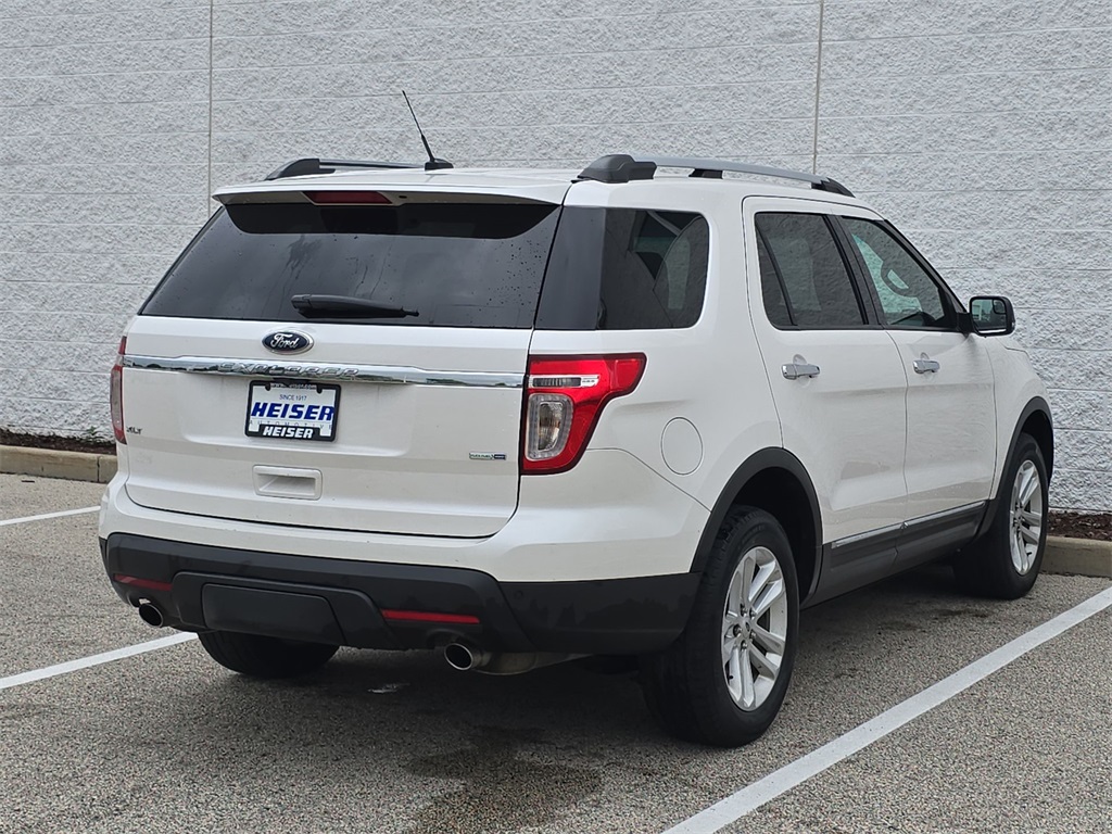 2015 Ford Explorer XLT photo 13