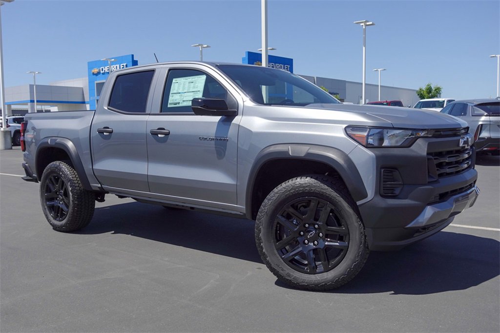 2025 Chevrolet Colorado Trail Boss photo 4