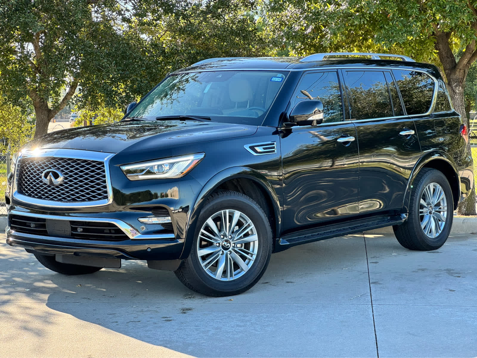 2024 INFINITI QX80 Luxe 4WD's photo