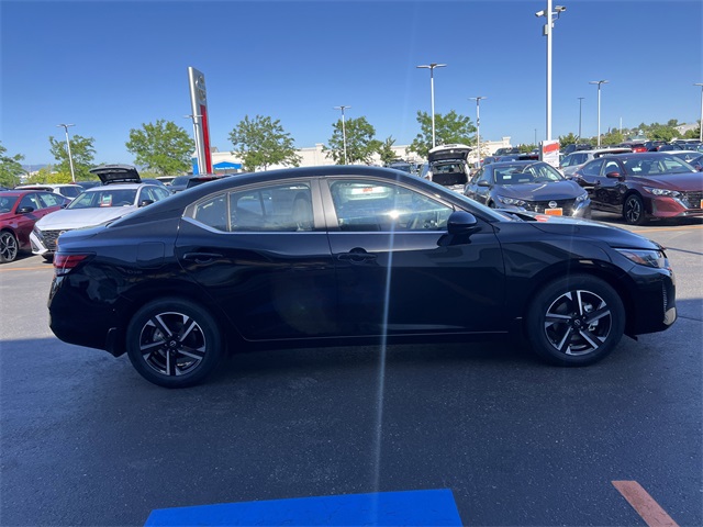 2025 Nissan Sentra SV photo 4
