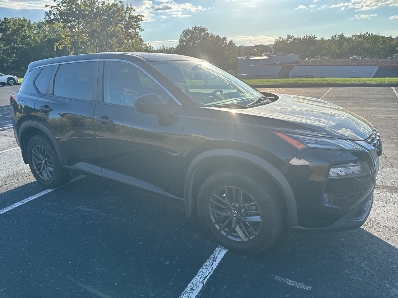 2021 Nissan Rogue S photo 2