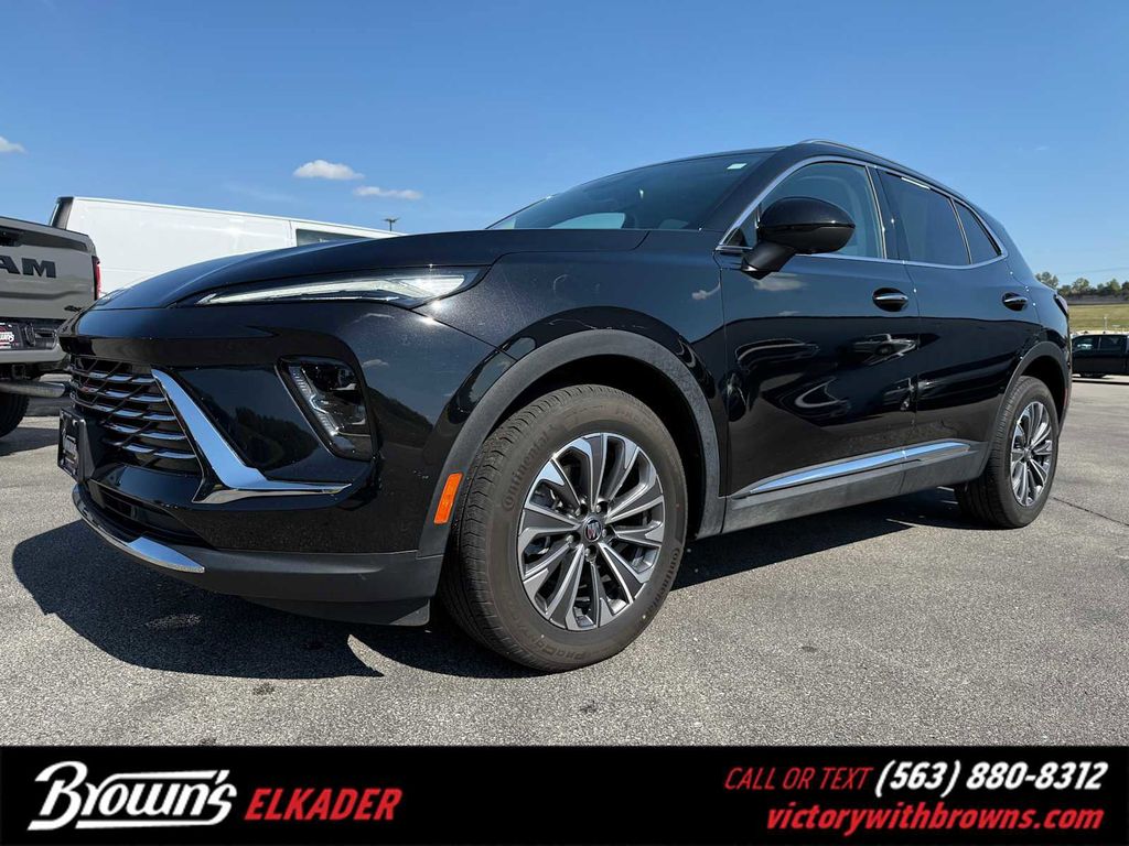 2025 Buick Envision Preferred's photo