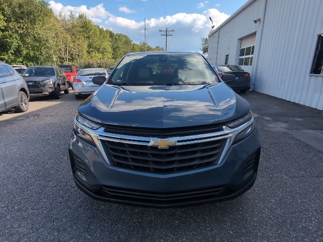 2024 Chevrolet Equinox LS photo 3