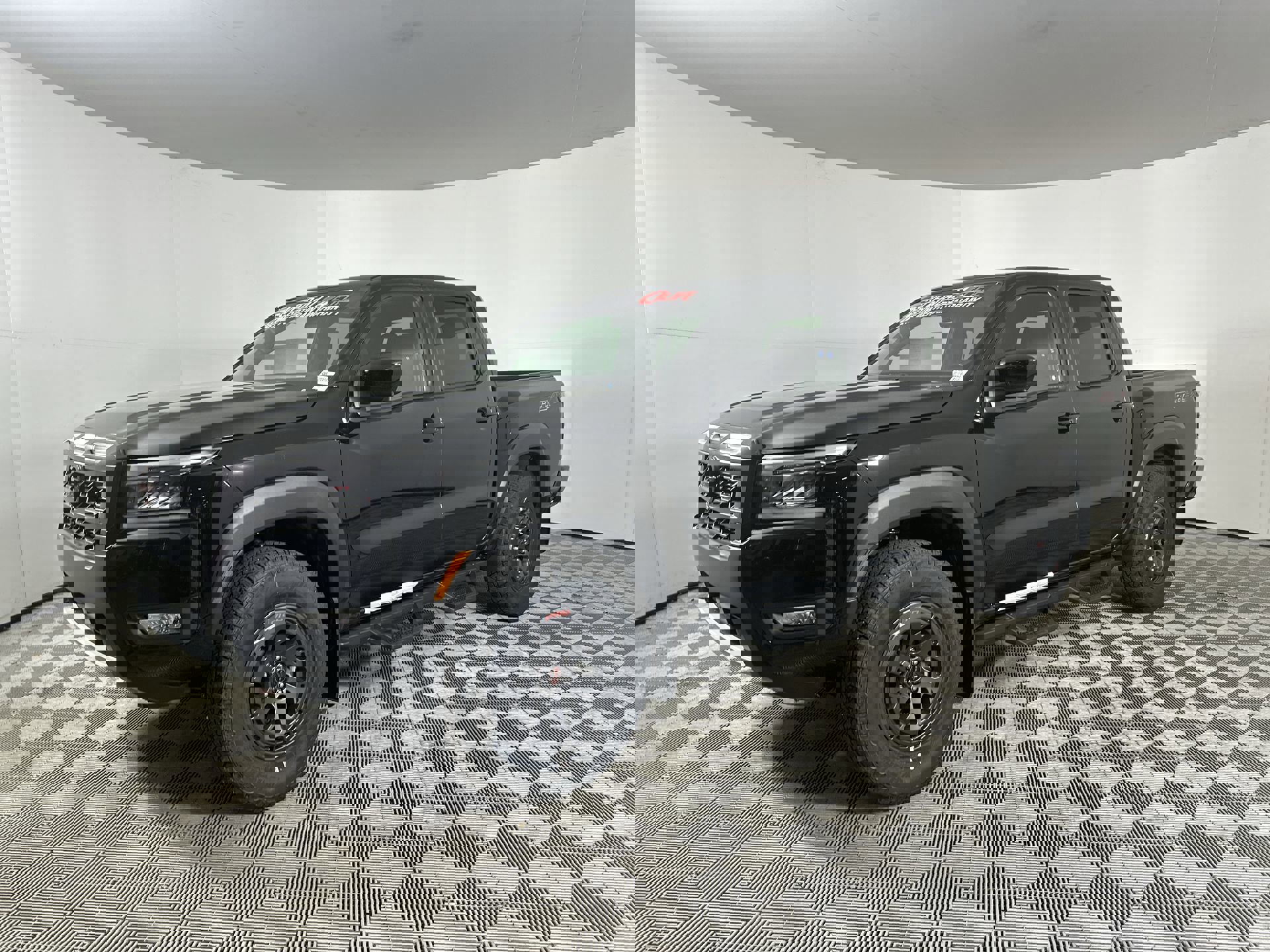 2025 Nissan Frontier PRO-4X photo 3