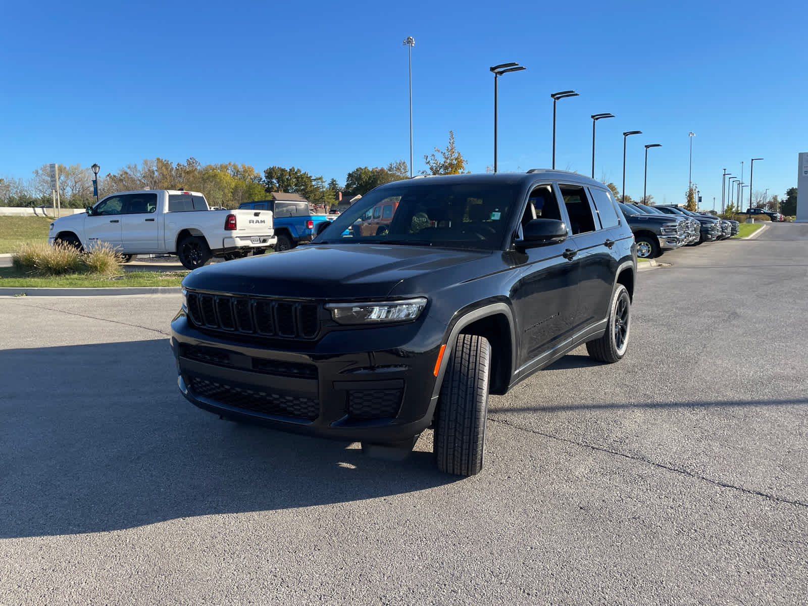 2025 Jeep Grand Cherokee Altitude X photo 3