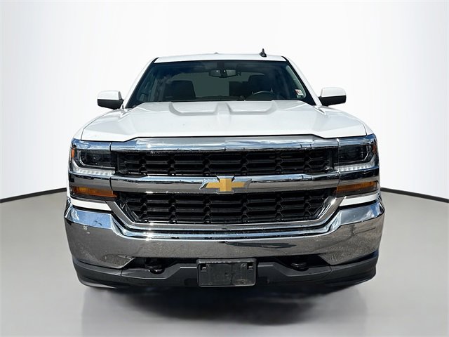 2018 Chevrolet Silverado 1500 LT photo 2