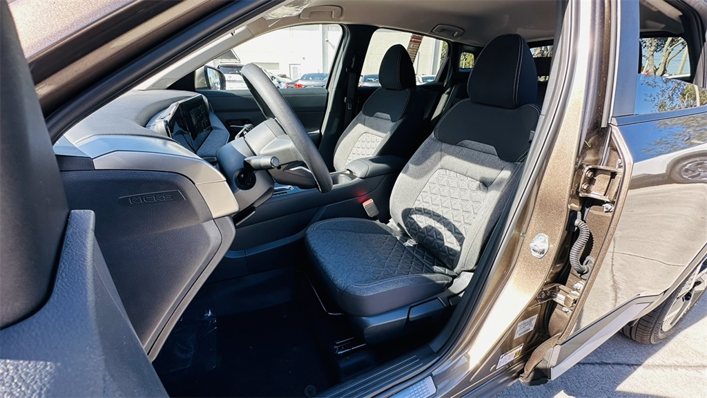 2026 Nissan Kicks SV photo 22