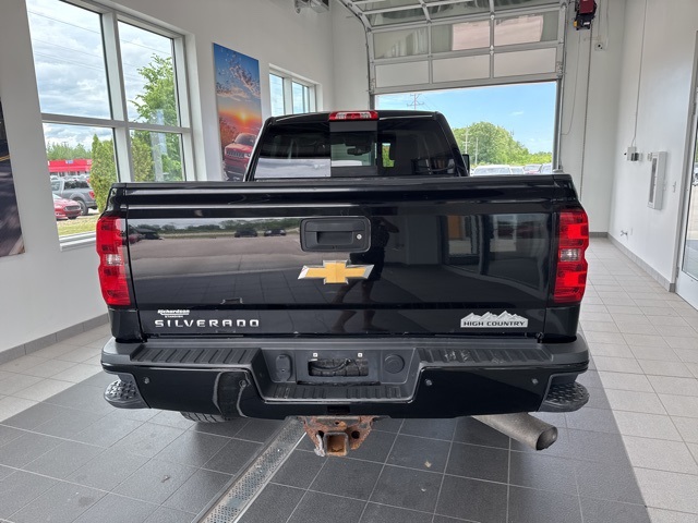 2015 Chevrolet Silverado 3500HD High Country photo 3