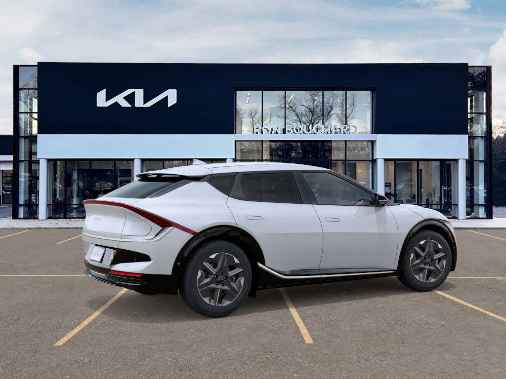 2025 Kia EV6 Light photo 6