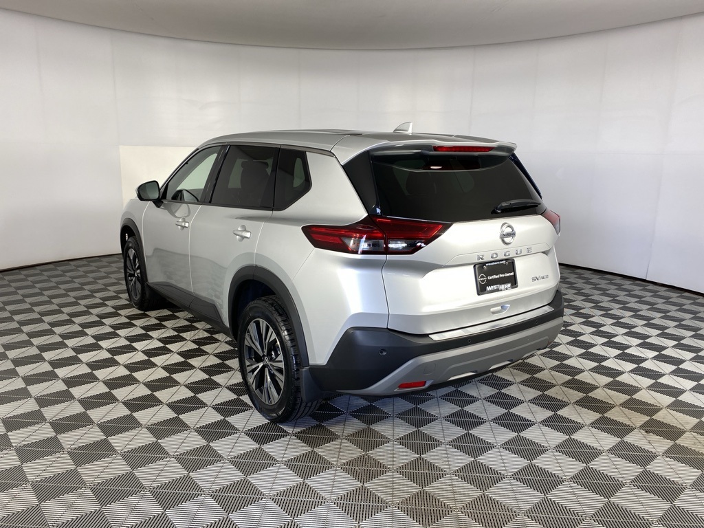 2021 Nissan Rogue SV photo 2