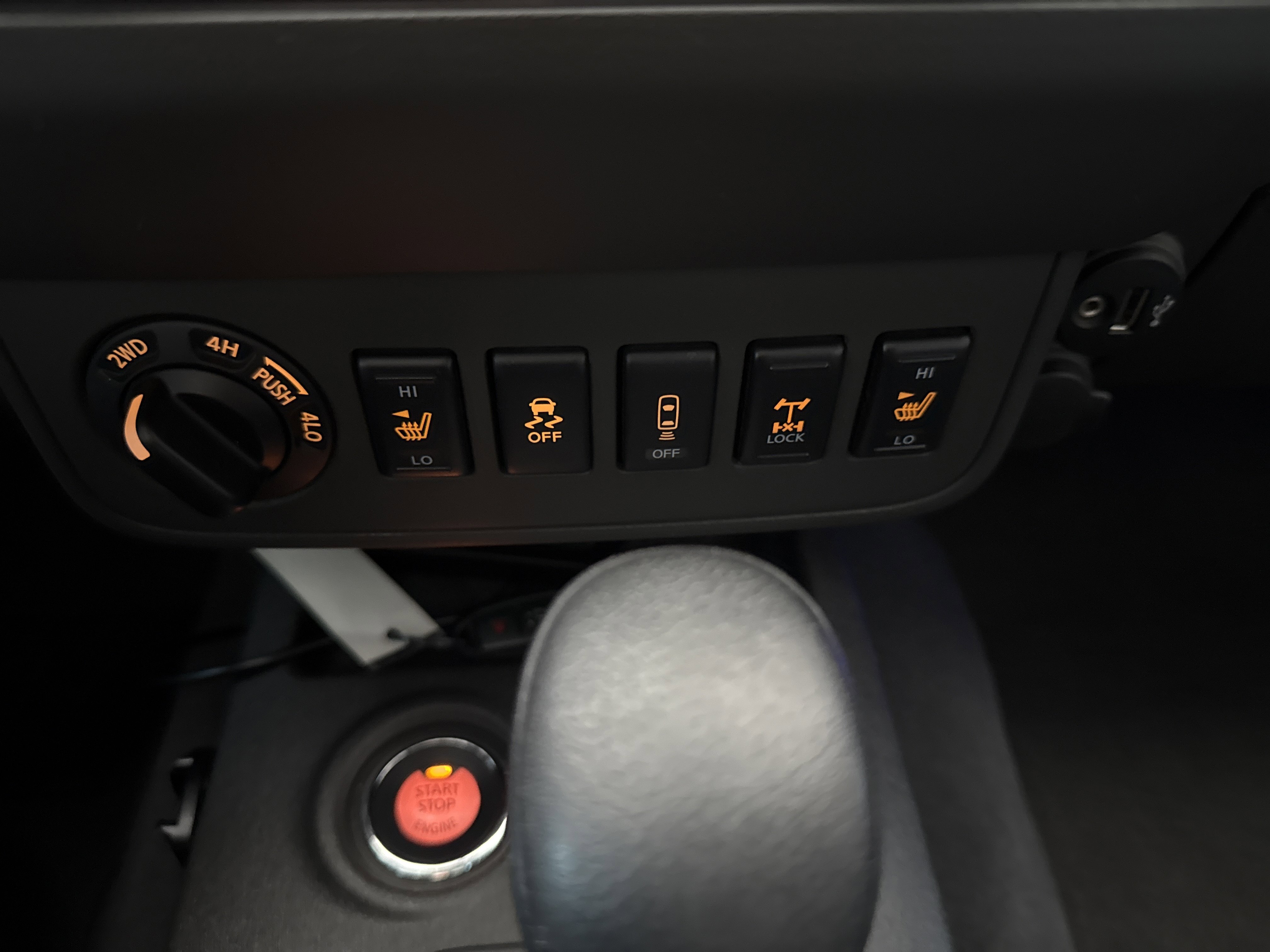 2021 Nissan Frontier PRO-4X photo 4