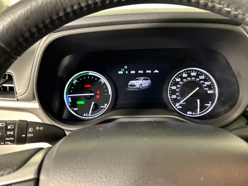 2022 Toyota Sienna Limited photo 20