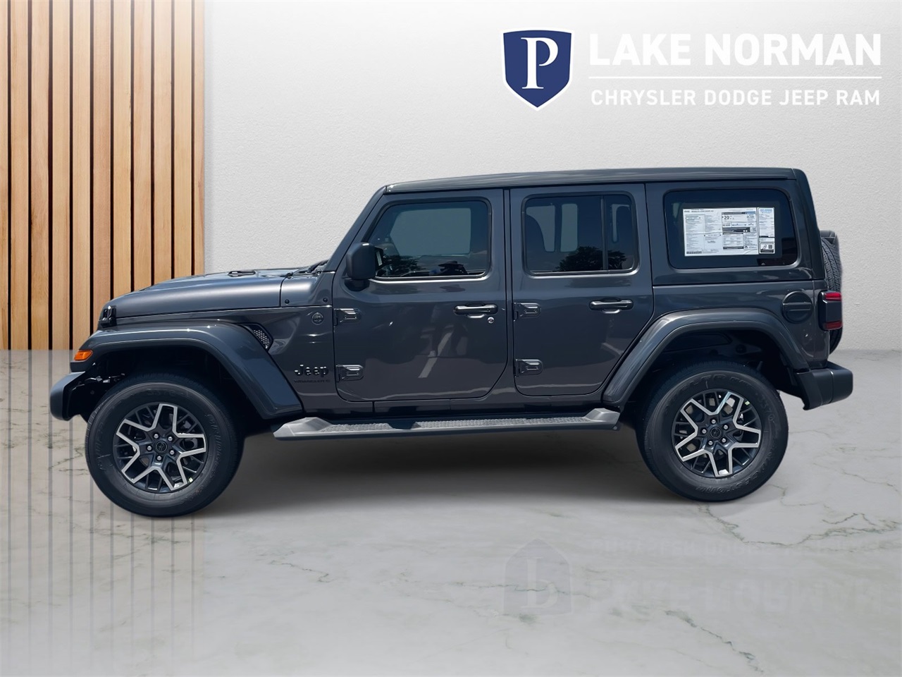 2025 Jeep Wrangler Sahara photo 4