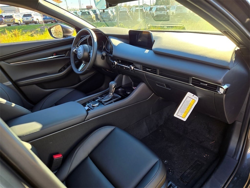 2025 Mazda Mazda3 Hatchback 2.5 s Preferred photo 3