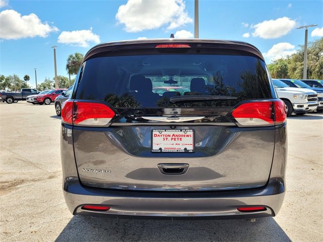 2022 Chrysler Voyager LX photo 4
