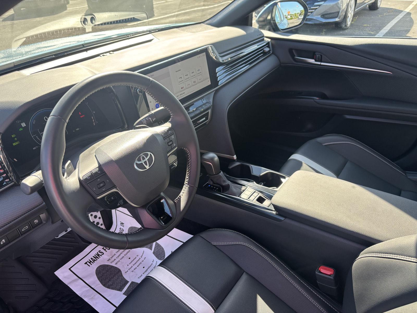 2025 Toyota Camry SE photo 16