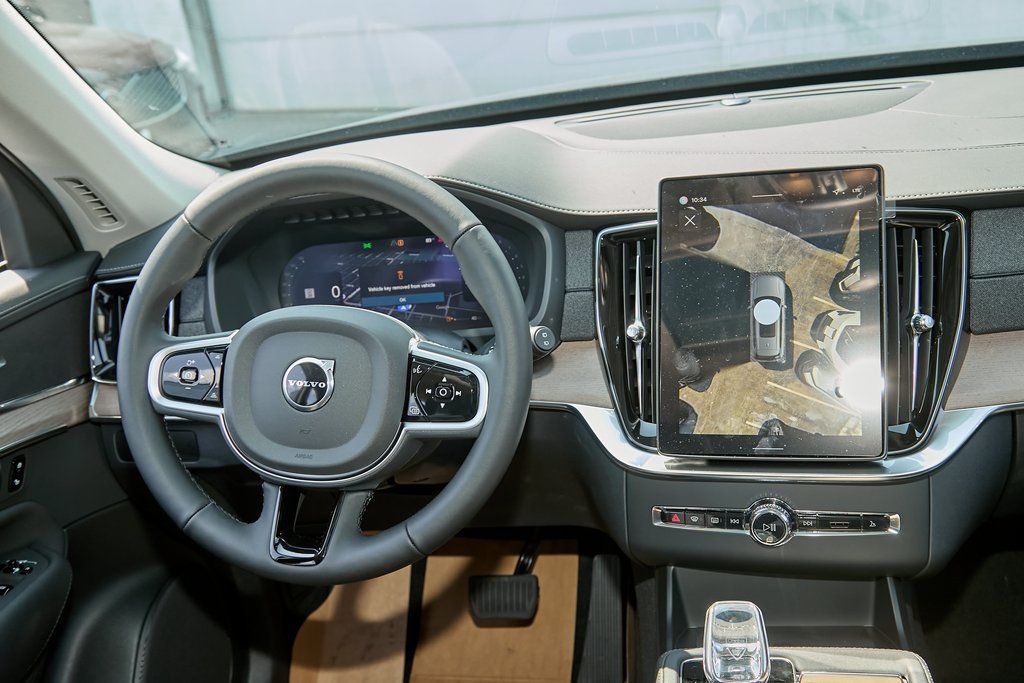 2026 VOLVO XC90 - Image 21