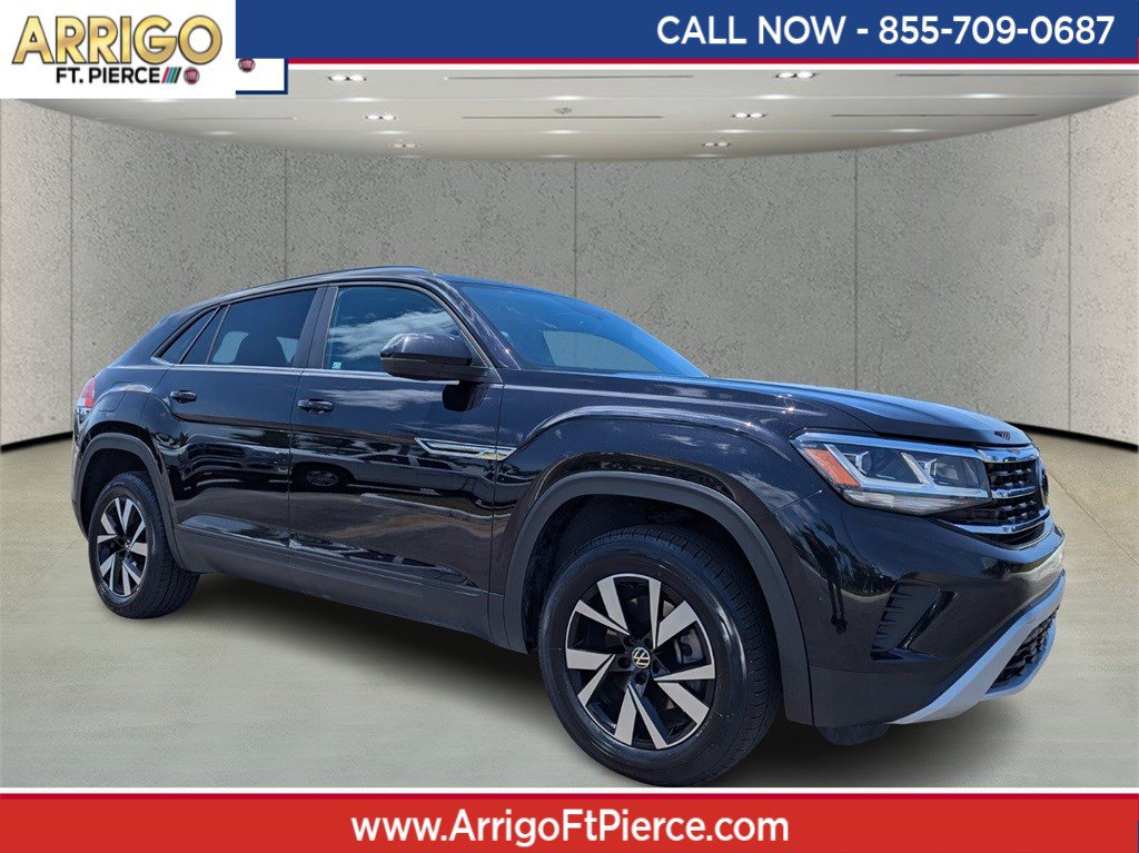 2023 Volkswagen Atlas Cross Sport SE's photo