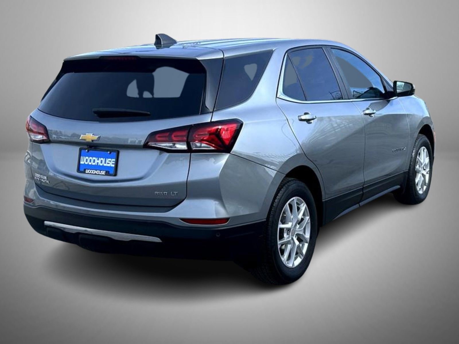 2024 Chevrolet Equinox LT photo 3