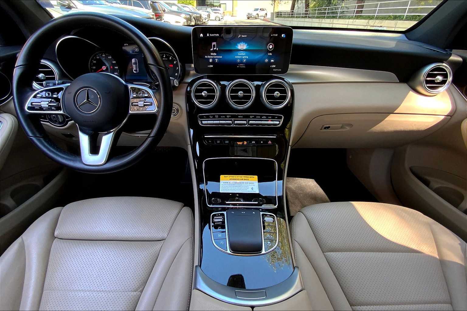 2021 Mercedes Benz GLC 300 photo 14