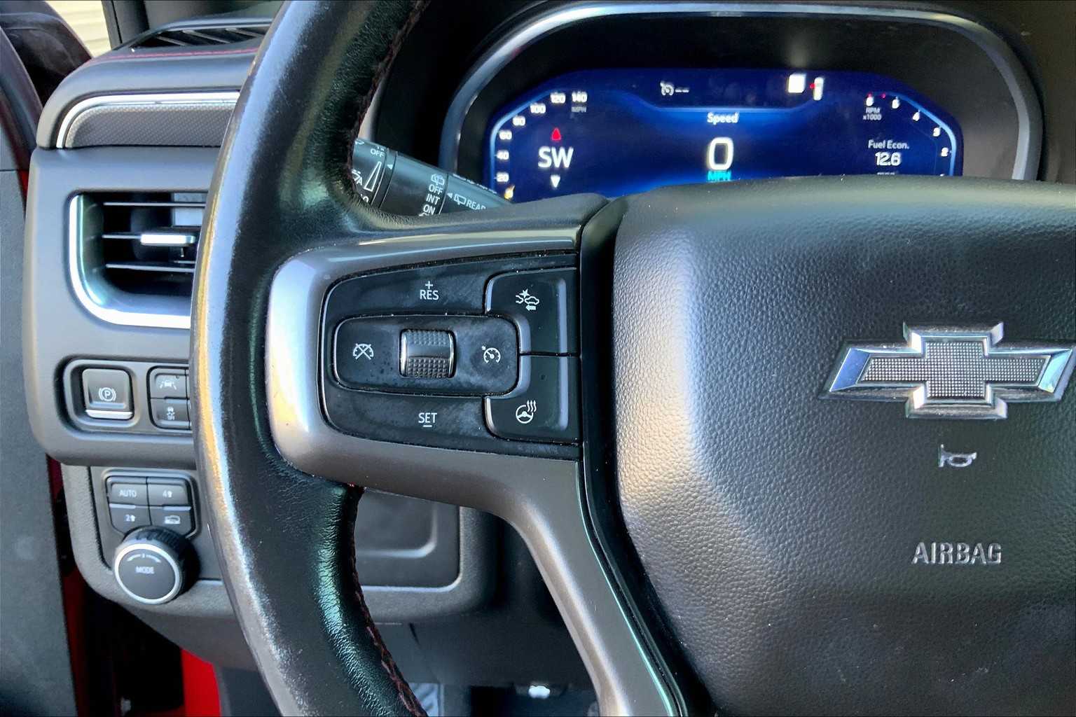 2022 Chevrolet Suburban RST photo 23