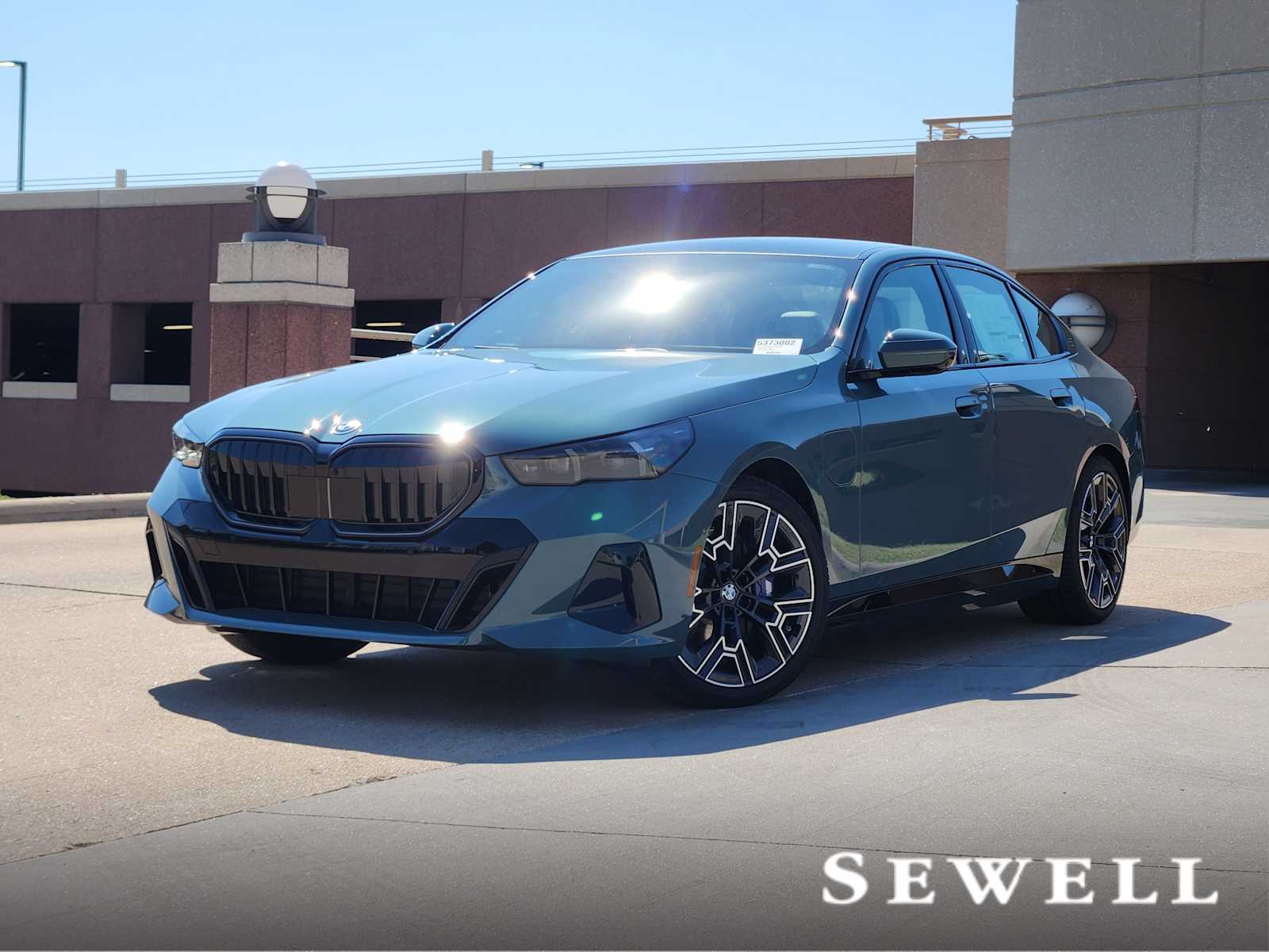 2026 BMW 5 Series 550e's photo