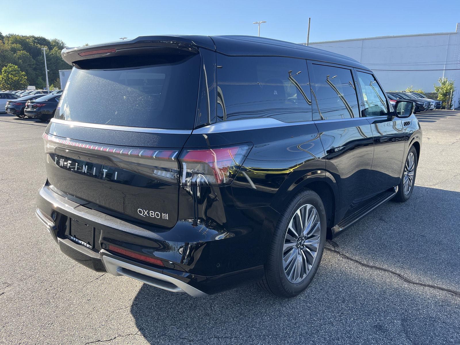 2026 Infiniti QX80 Luxe photo 2