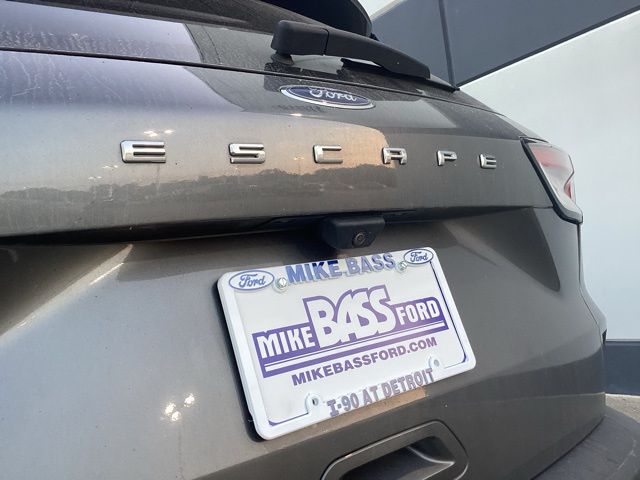 2022 Ford Escape SE photo 17