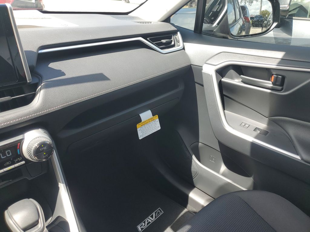 2025 Toyota RAV4 Hybrid LE photo 28