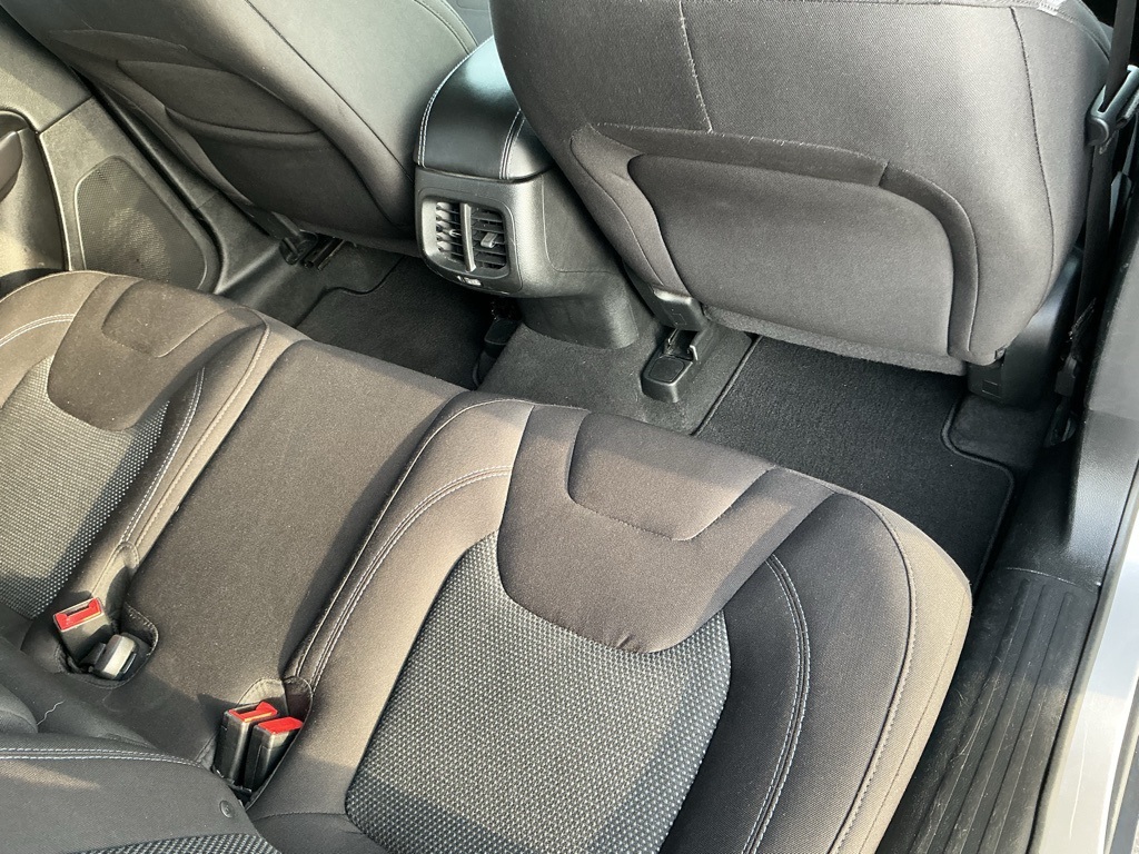 2019 Jeep Cherokee Latitude photo 28