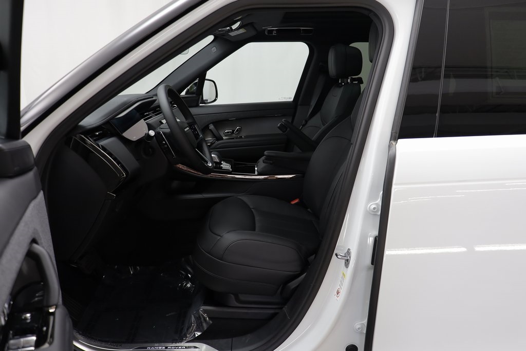 2025 Land Rover Range Rover Sport SE photo 6