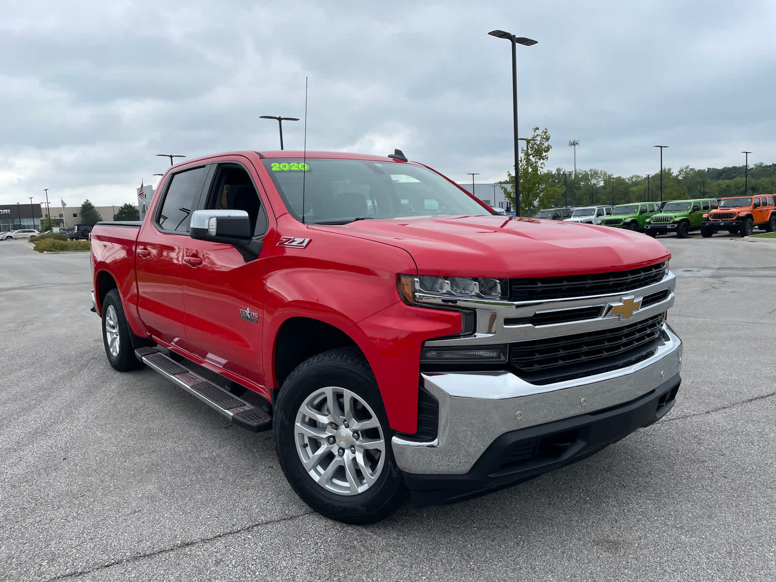 Used 2020 Chevrolet Silverado 1500 LT with VIN 3GCUYDED8LG378953 for sale in Kansas City