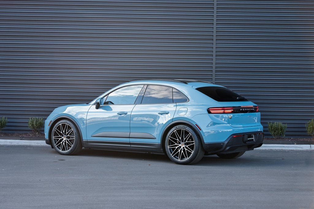 2025 Porsche Macan Electric photo 3
