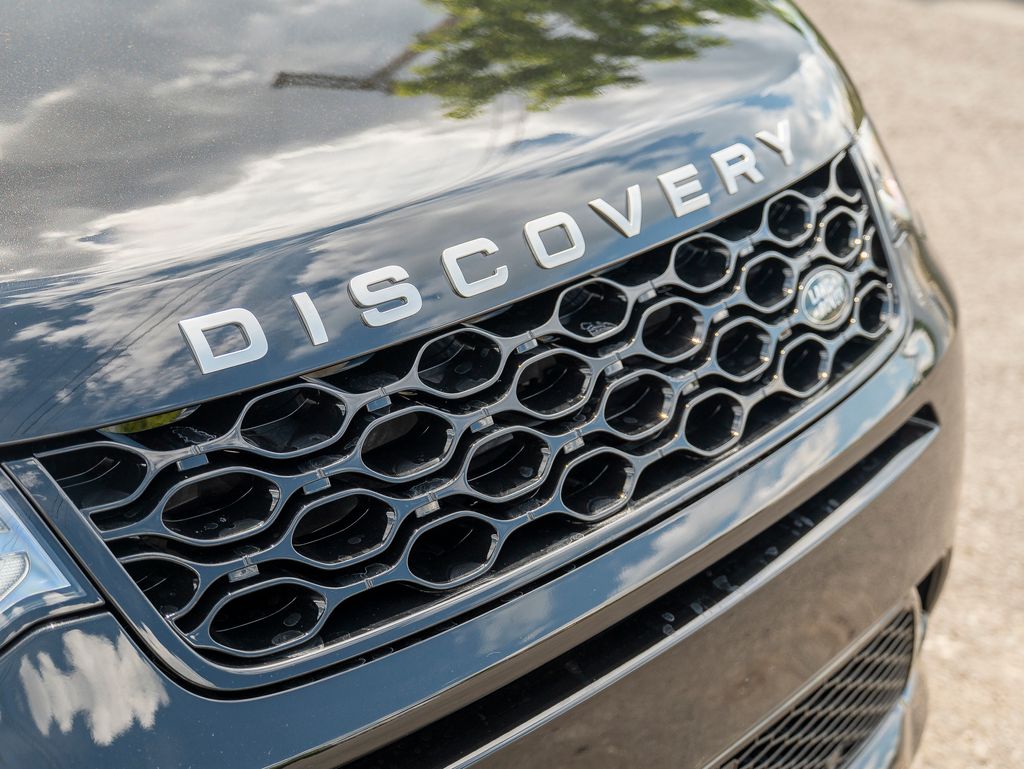 2025 Land Rover Discovery Sport S photo 12