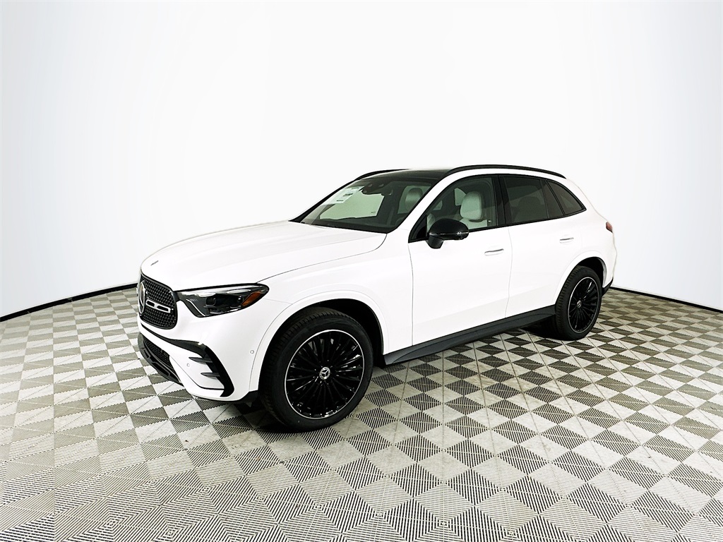2025 Mercedes Benz GLC 300 photo 3