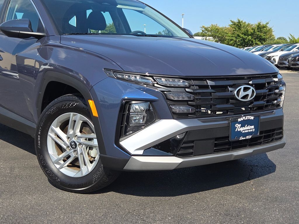 2025 Hyundai Tucson SE photo 2