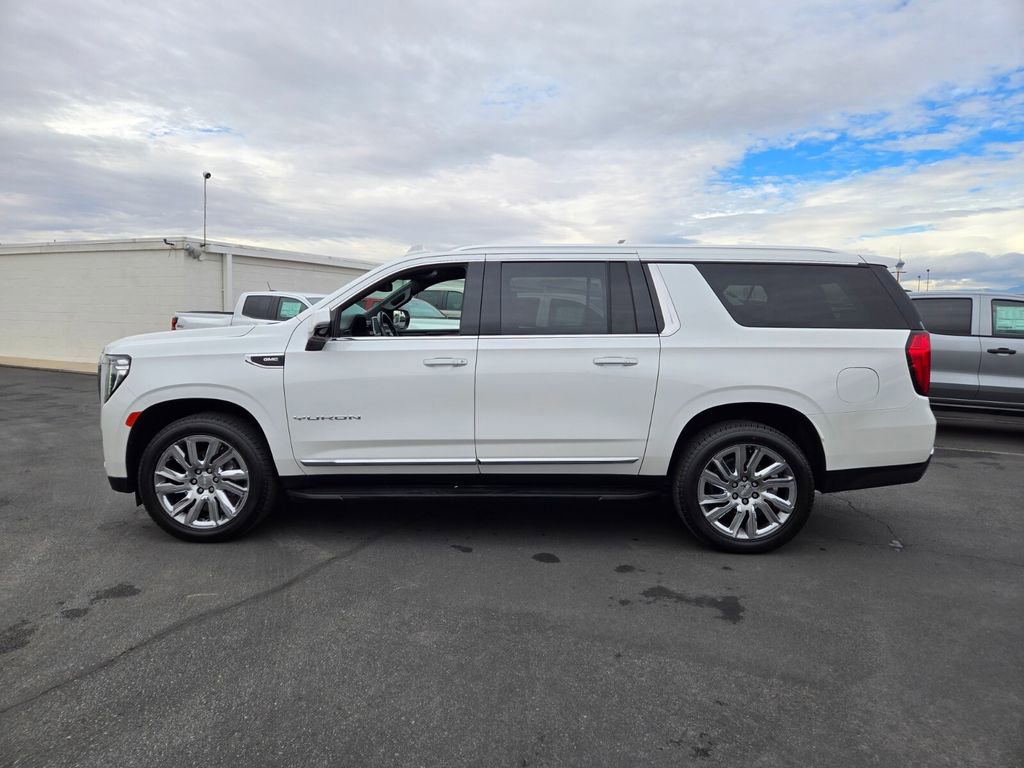 2021 Gmc Yukon XL SLT photo 3