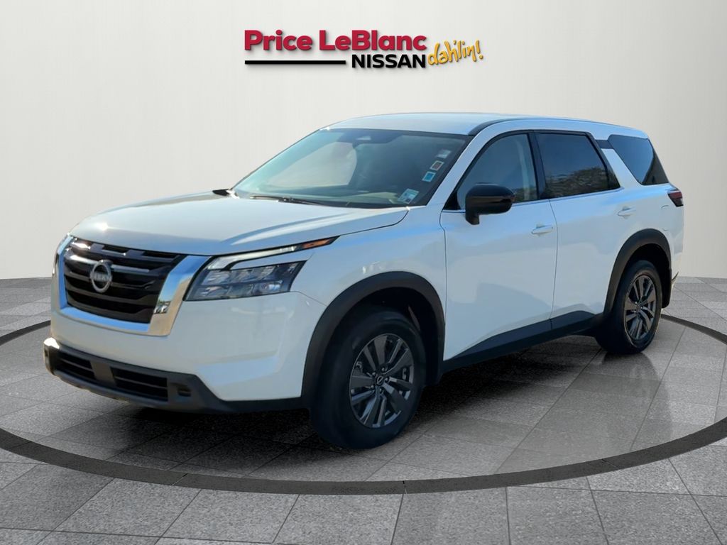 2024 Nissan Pathfinder S photo 3