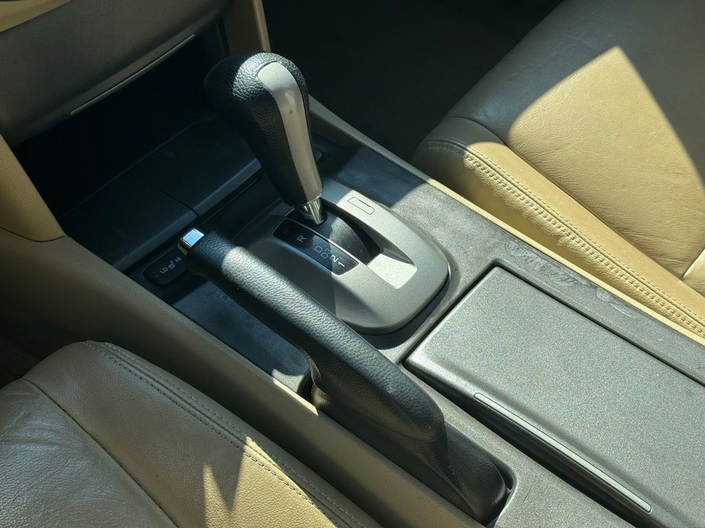 2011 Honda Accord EX-L photo 16