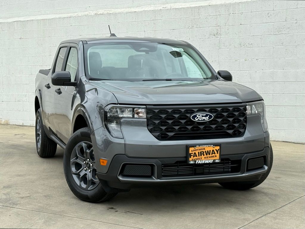 2025 Ford Maverick XLT photo 2