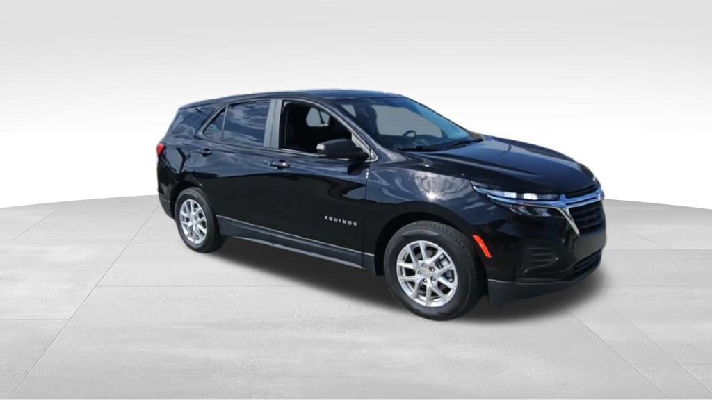 Used 2022 Chevrolet Equinox LS with VIN 2GNAXHEV6N6120670 for sale in Lewistown, MT