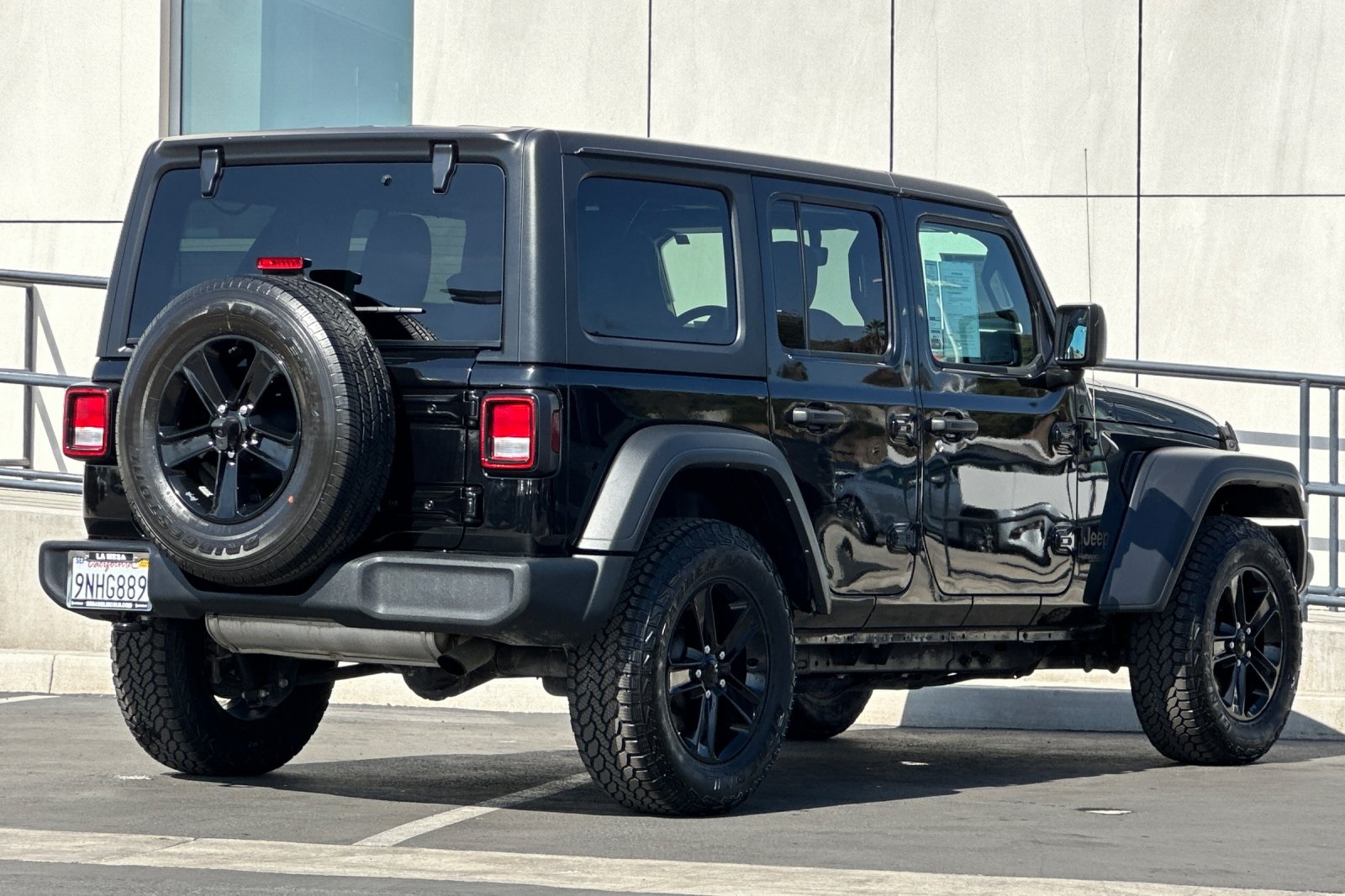 2021 Jeep Wrangler Unlimited Sport Altitude photo 3