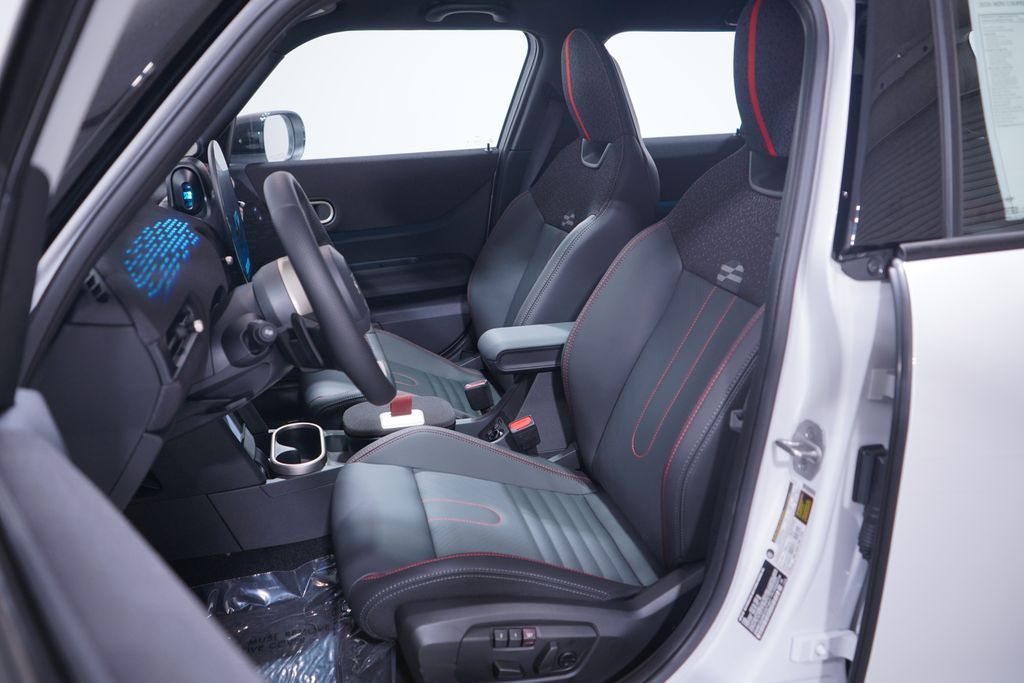 2026 Mini Cooper 4 Door Hardtop S Iconic photo 6