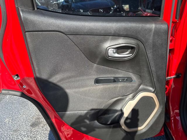2016 Jeep Renegade Sport photo 11