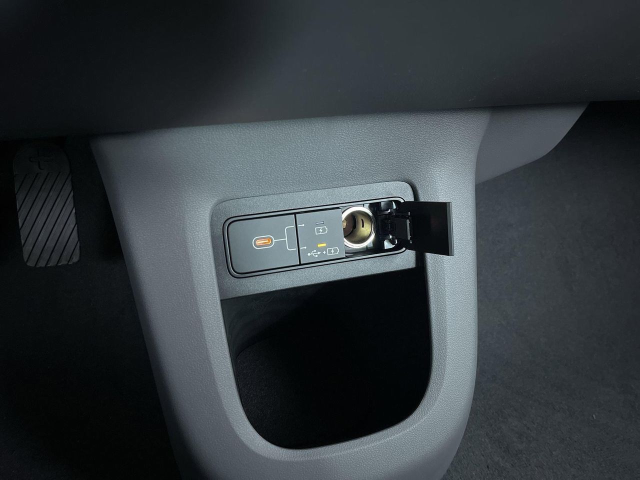 2025 Hyundai Ioniq 5 SEL photo 27