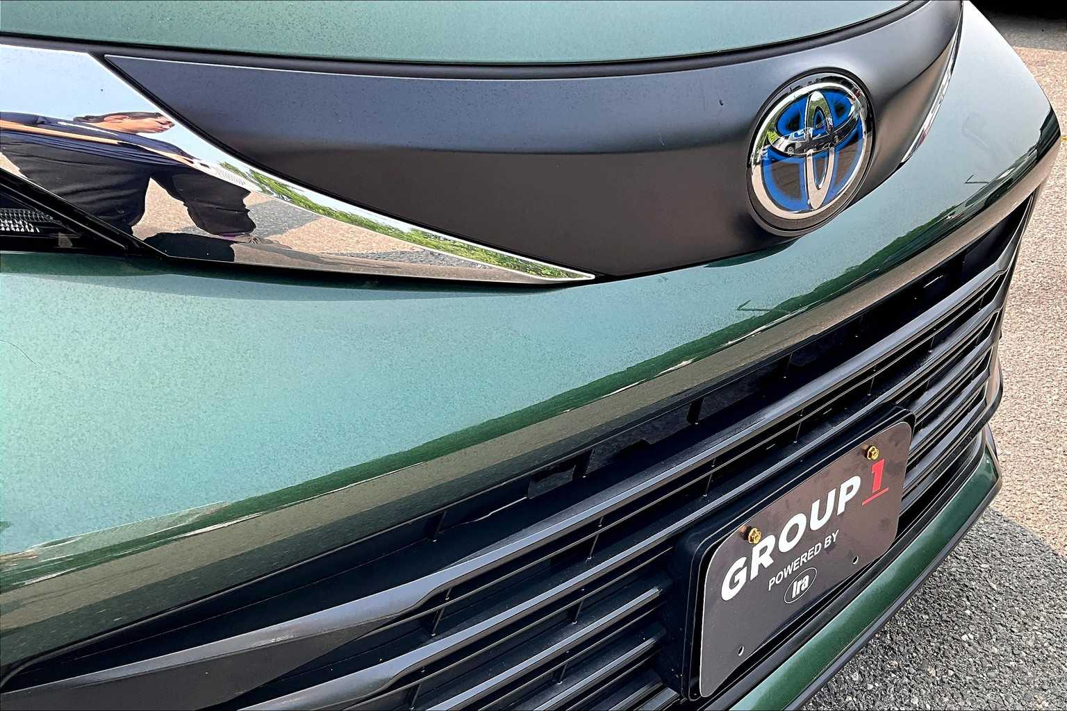 2024 Toyota Sienna LE photo 27